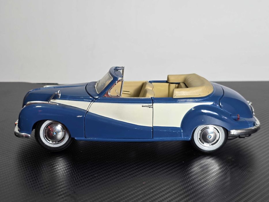 Macheta Auto 1/18 Maisto BMW 502 1955