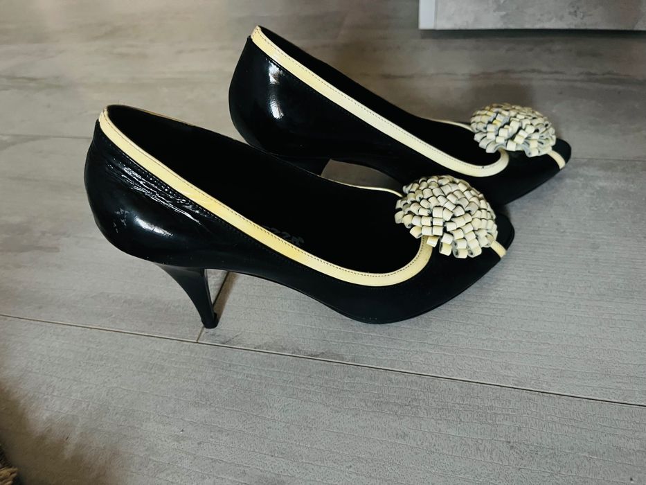 Туфли басаножки продам