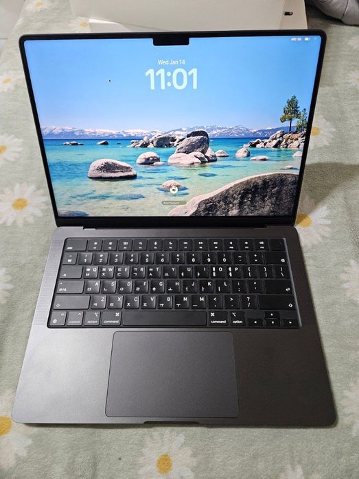 MacBook Pro M3 Pro 14 dyum spaceblack (18GB/512GB) full box sotiladi