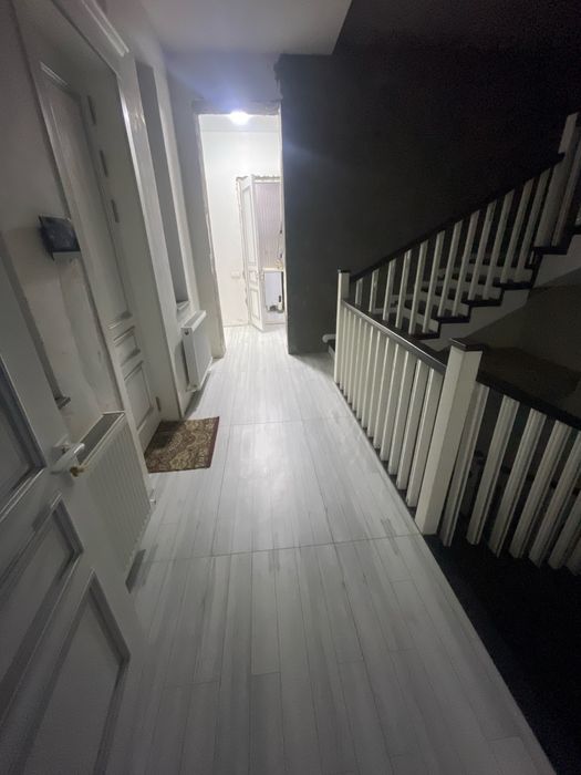 3 этажли 10 хона 4 хаммам тувалет ва барча жихозлари билан берилади