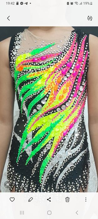 Шью  купальники для художественной гимнастики .