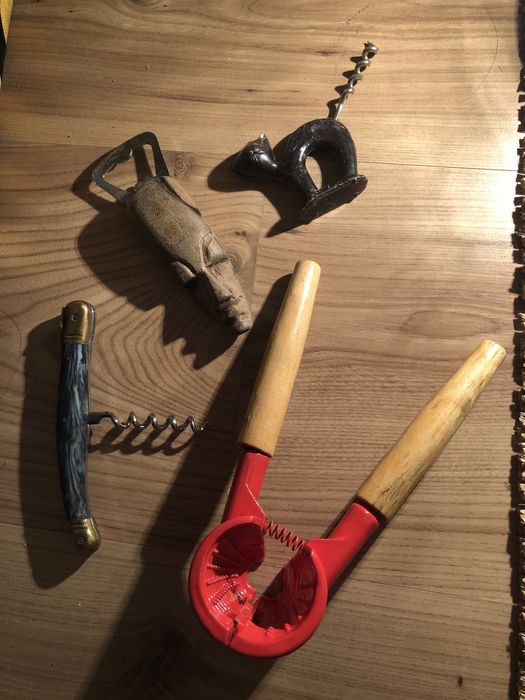 Tirbuson deschizator bere, spargator nuci