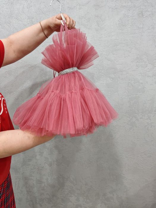 Продам красивые платья для принцесс