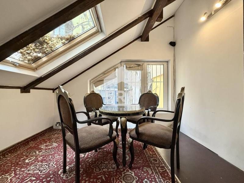 Продава се Двустаен апартамент в София, Център - 50 кв.м за 2030 €/кв.м - Снимка #2