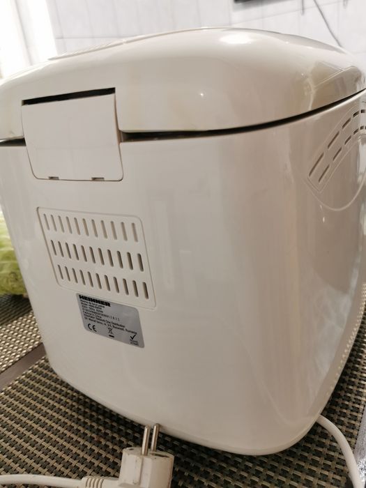 Aparat de facut pâine HEINNER HBM-690W