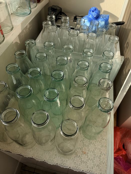 Продам бутылки срочно