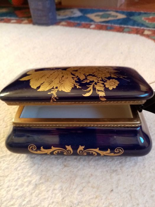 Caseta portelan Limoges, perfectă estetic și funcțional