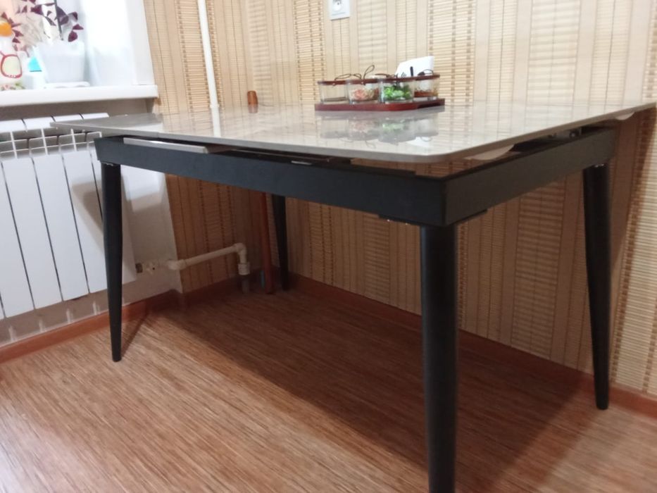 Продам раздвижной стол