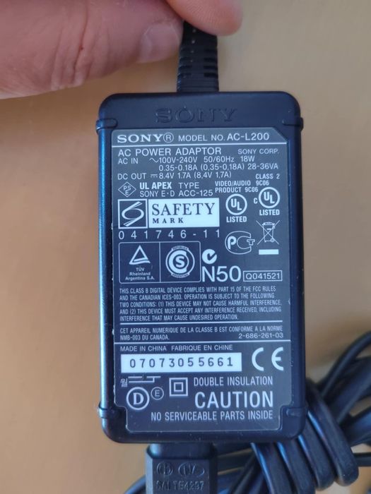 Incarcator camera Sony model AC-L20A, AC-L25B si AC-LM5A