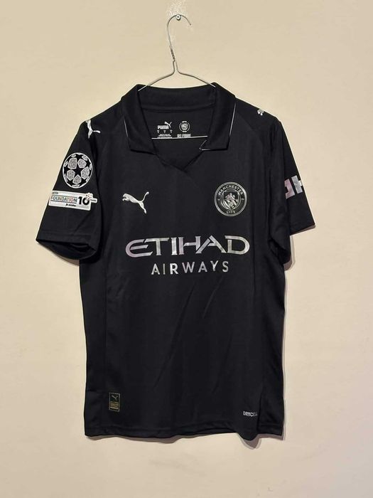 Тениска на Manchester City с Haaland и баджове на Шампионска Лига!