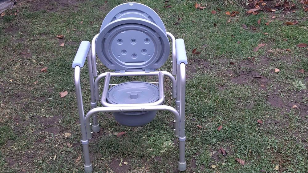 Хигиенен стол неупотребяван.