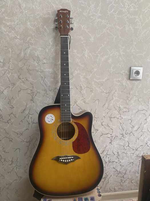 Продам гитару ADAGIO