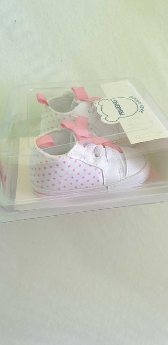 Продавам обувчици за бебе Primigino