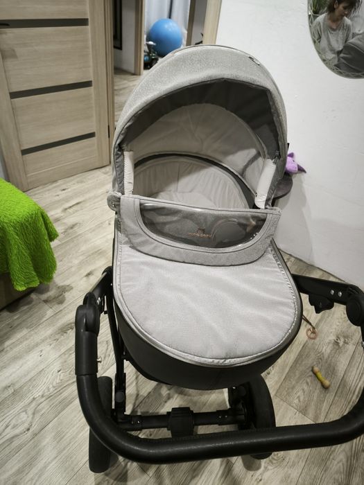 Продам коляску  два в одном