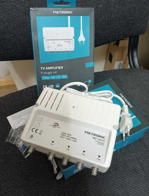 Усилвател на сигнала METRONIC 332175, 4-лентов за телевизионна антена