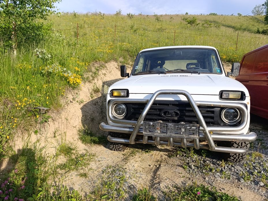 Vând Lada Niva ,1,7 injecție.