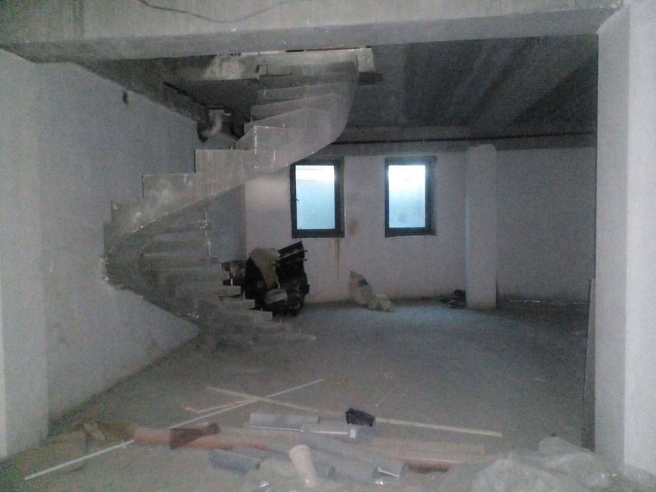 Продам 5 комн квартира Ц5 жк Достлар 127м2(цоколь) Финансовый инс. сша