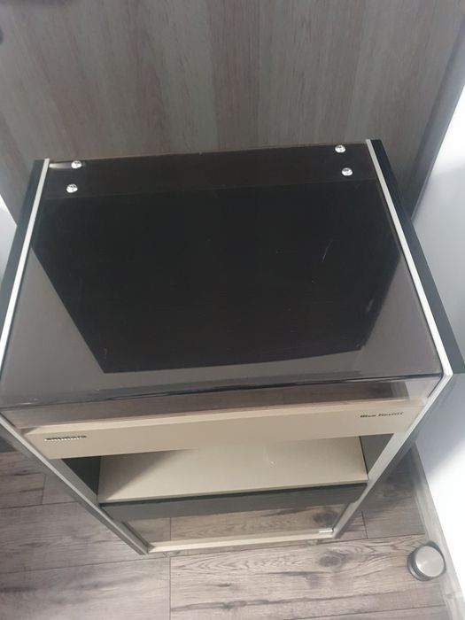 Vând rack Grundig