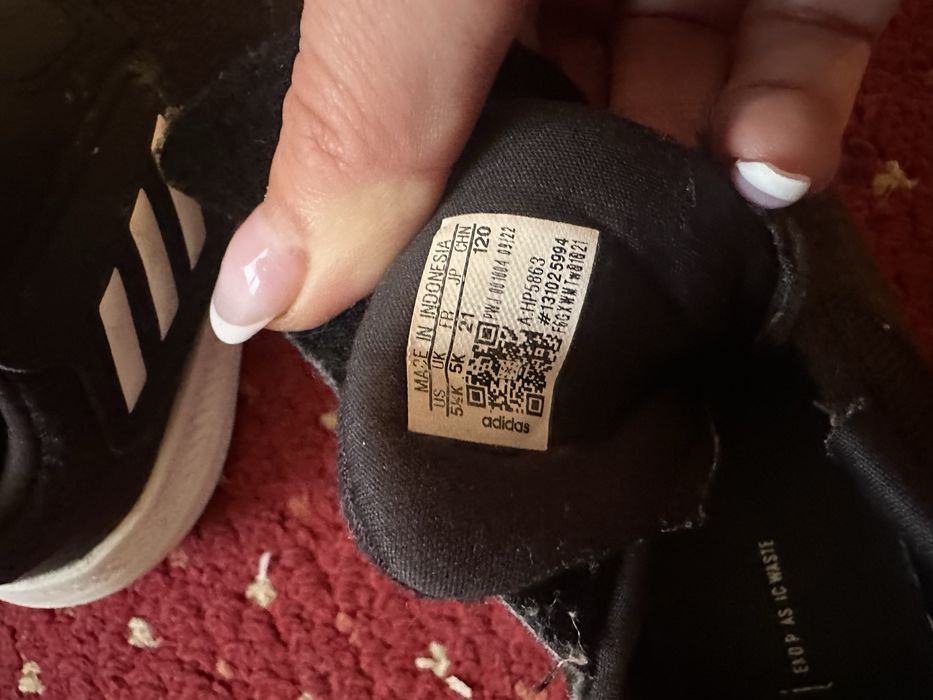 Adidasi mar 21 baieti