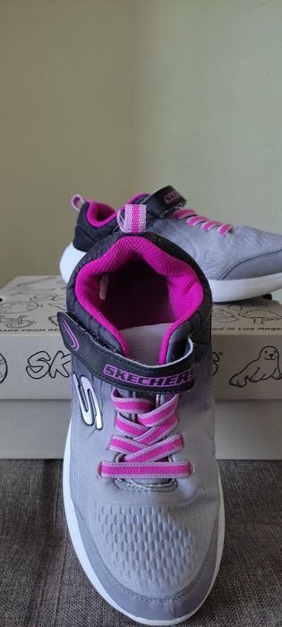 Продам сапожки и кроссовки для девочек