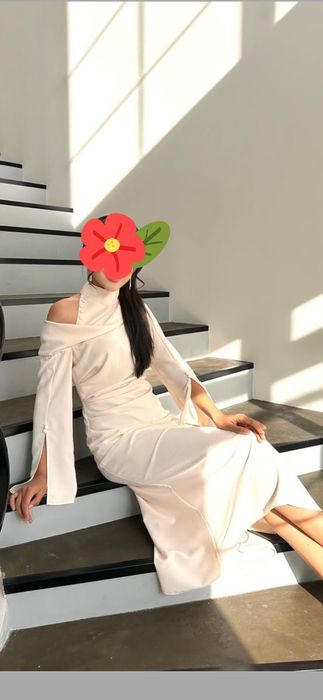 Платье изящное, статное