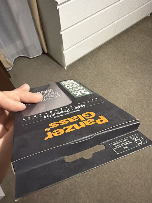 Оригинален кеис и протектор за iphone 16 pro