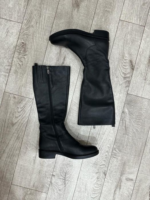 Демисезонные кожаные сапоги