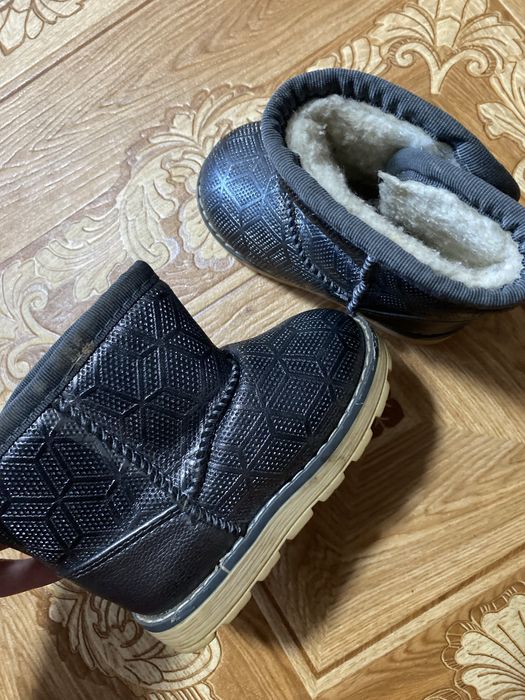 Детская обувь продам