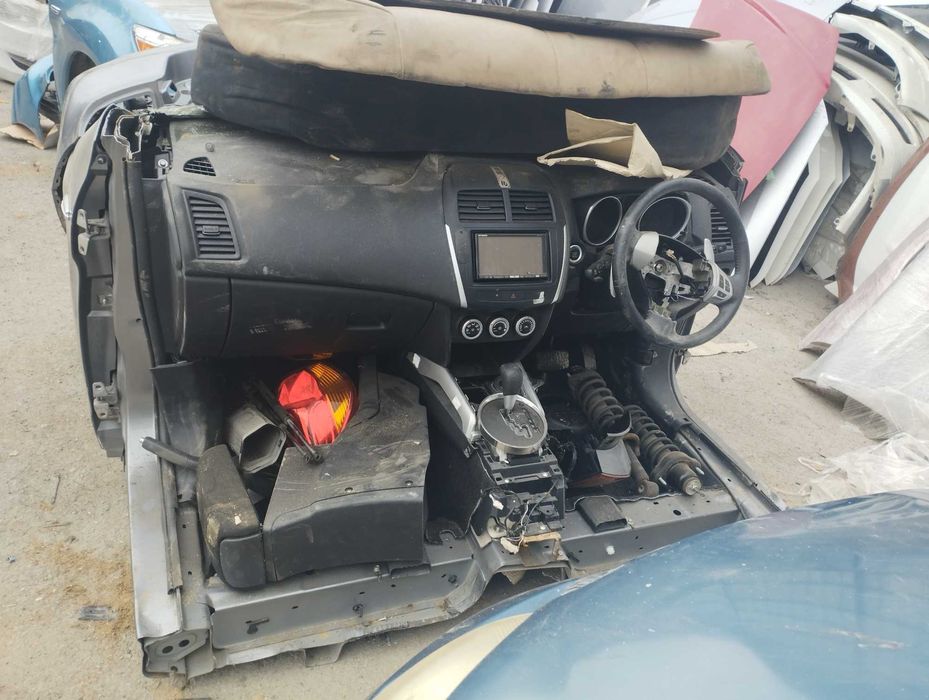 Крыло Митсубиси асх