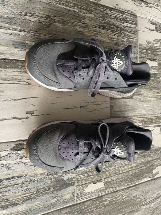 Adidasi nike huarache marime 39