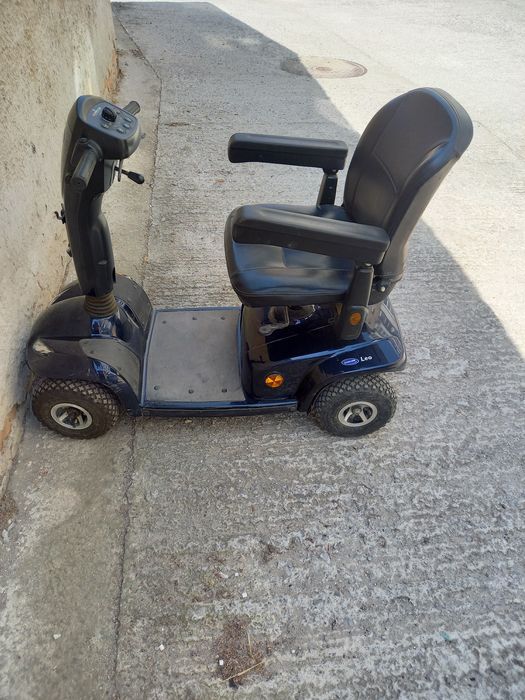 Електрически скутер за трудноподвижни хора