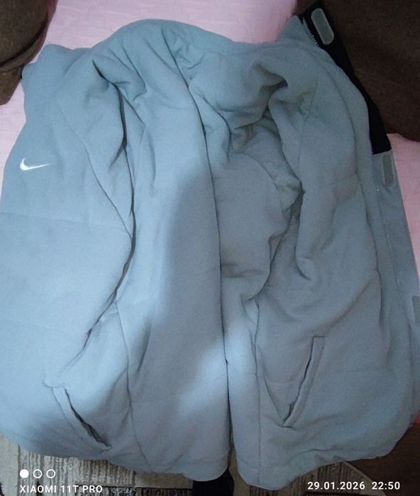 Geacă de iarnă pe două fețe.