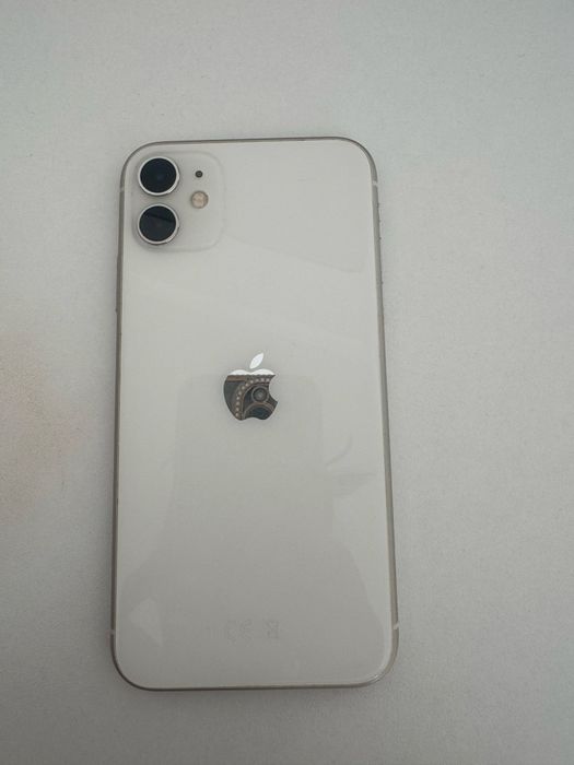 Iphone 11 , в идеале не битый не утопленик ни разу не был на ремонте .