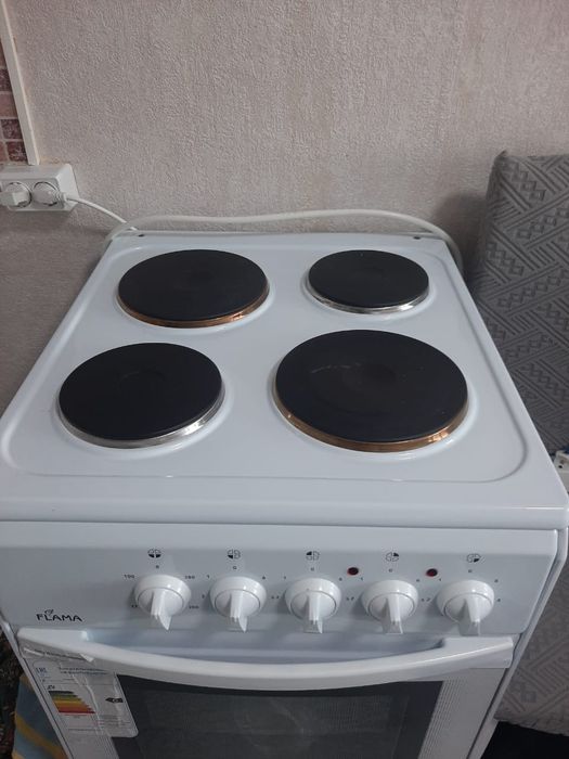 Продам газовую плиту
