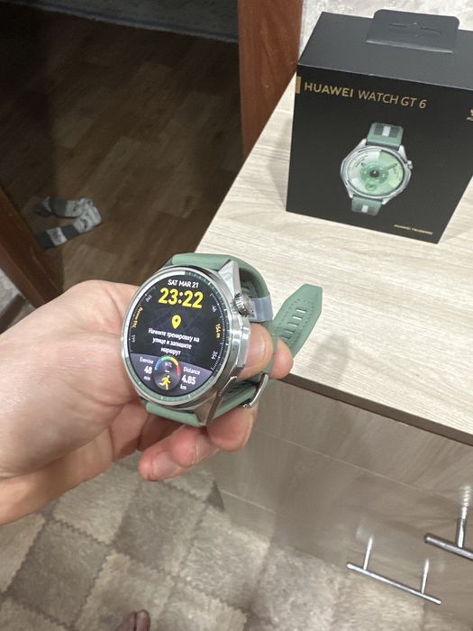 Продам часы новые подареные оригинал