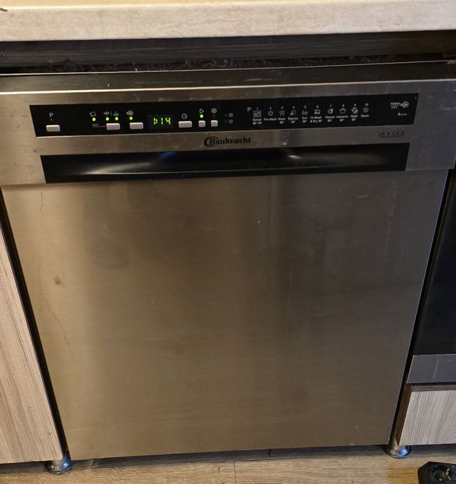 Съдомиялна Bauknecht, в момента все още се използва.