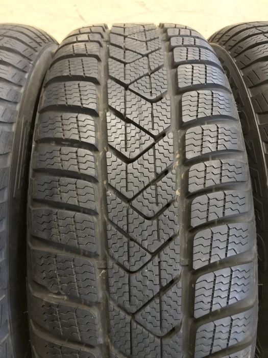 Set Anvelope Cauciucuri Iarna M+S 235 45 R18 Pirelli Profil 7mm ca noi