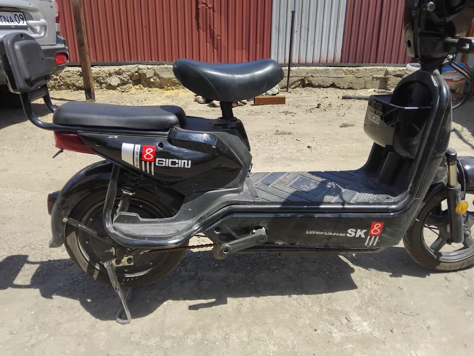 Продам электросамокат