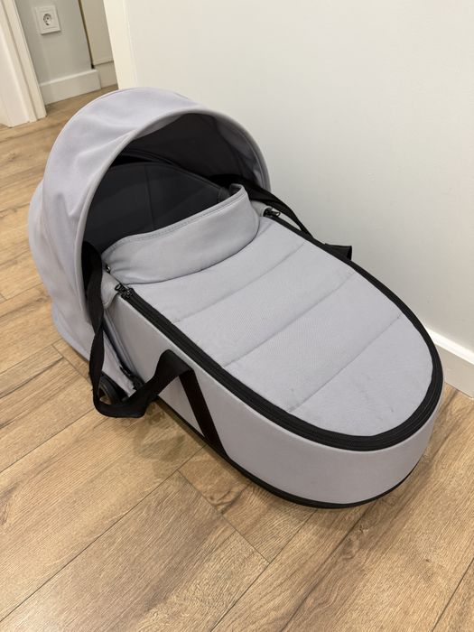 Продам люльку babyzen yoyo