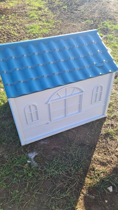 Пластмасова къща за куче