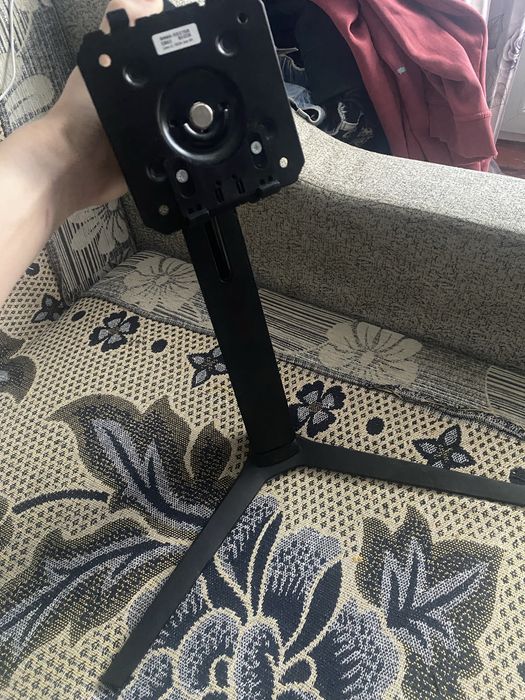 Продам кронштейн