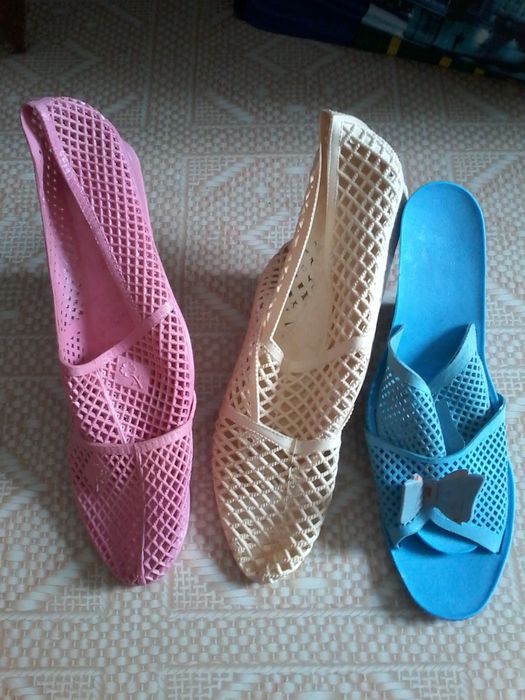 Продам женскую обувь