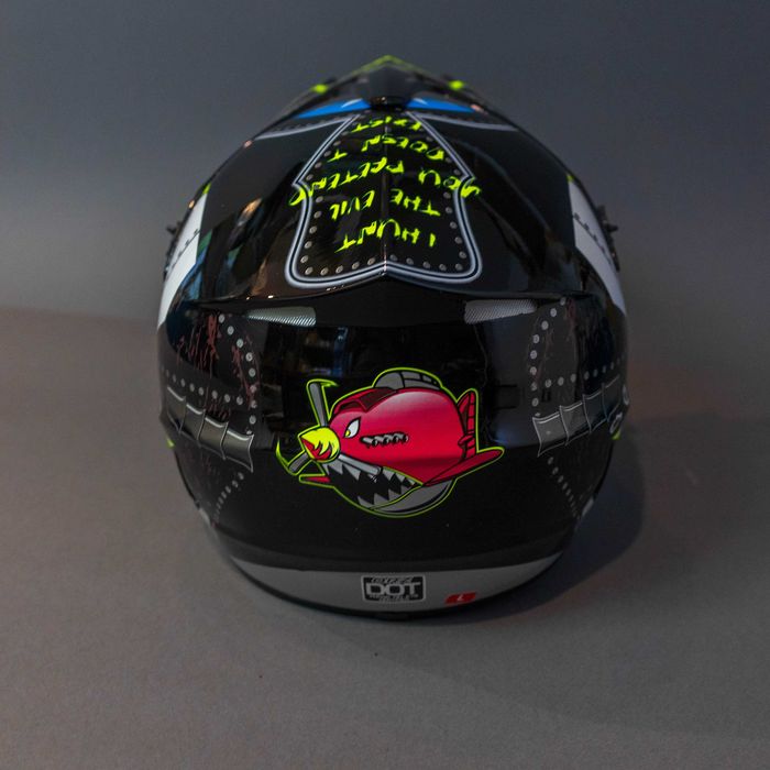 Каска с очила за ел. тротинетка , велосипед , мотокрос