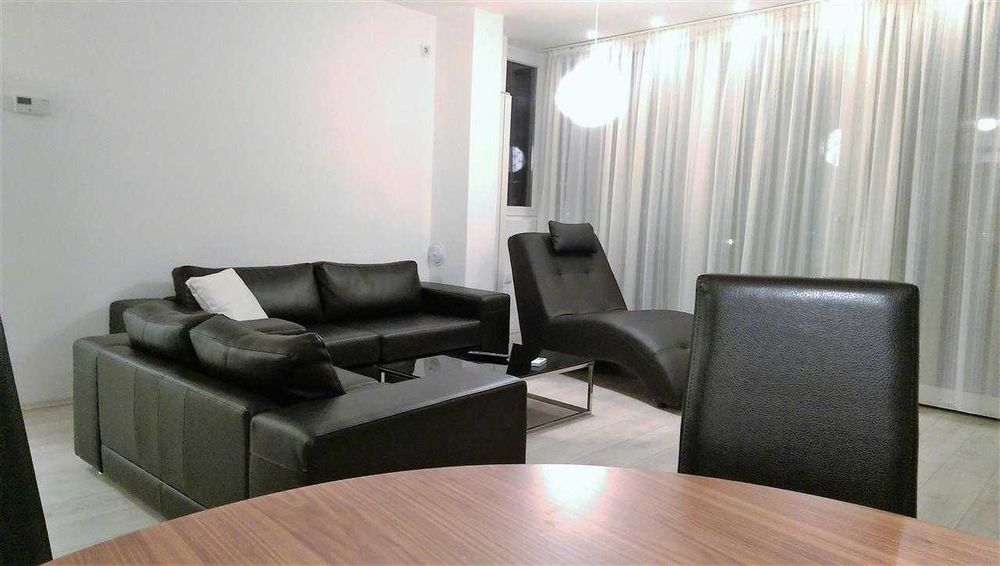 Дава се под наем Тристаен апартамент в Бургас, Център - 85 кв.м за 280.5 € - Снимка #1