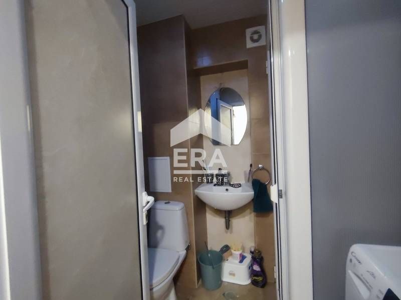 Страхотен обзаведен тристаен апартамент кв.Бадема