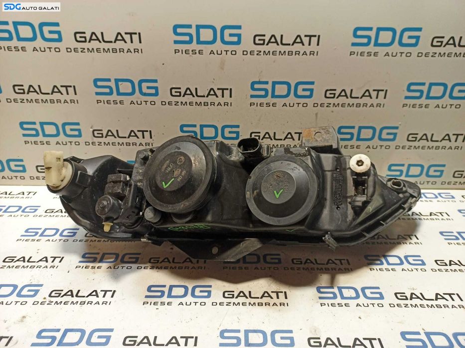 Far Dreapta EUROPA FARA Xenon Renault Laguna 2 2001 - 2007 [L1003]