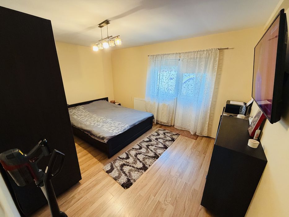Apartament 3 camere cu parcare str.Tineretului
