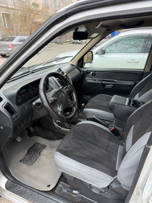 Nissan terrano 2