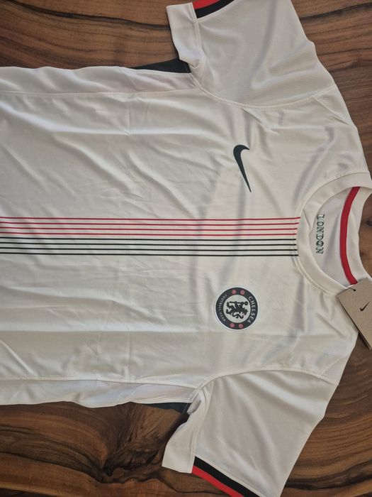 Новите тениски на Челси 25/26