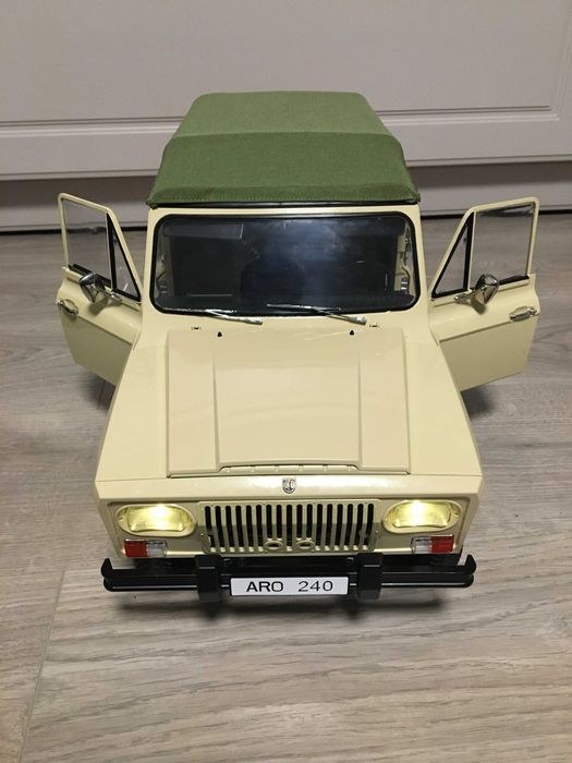 Macheta ARO 240 scara 1:8